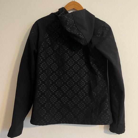 Women’s Ariat Hooded Softshell Jacket with Concealed Carry Pockets - size Small - Picture 2 of 4